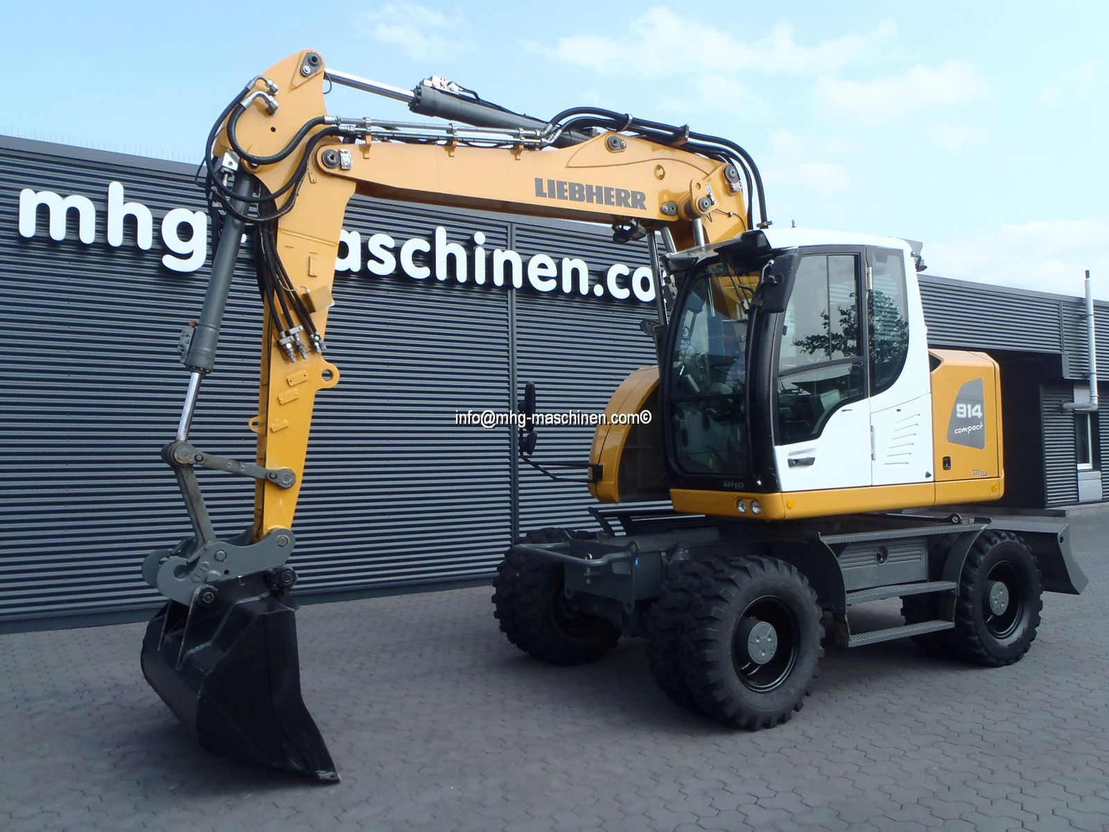 Liebherr Liebherr A914 Compact Klima Mobilbagger 2