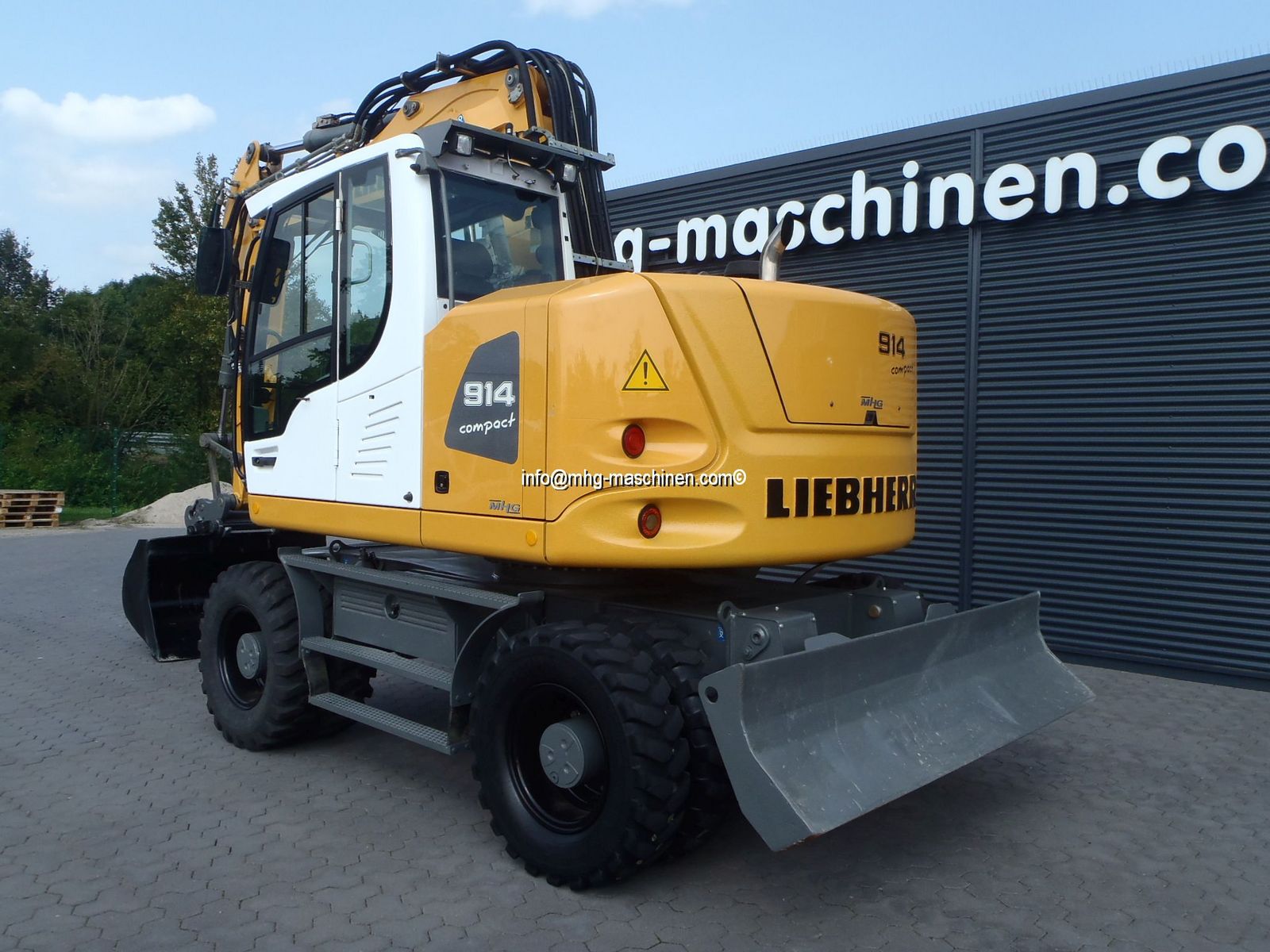 Liebherr Liebherr A914 Compact Klima Mobilbagger 3