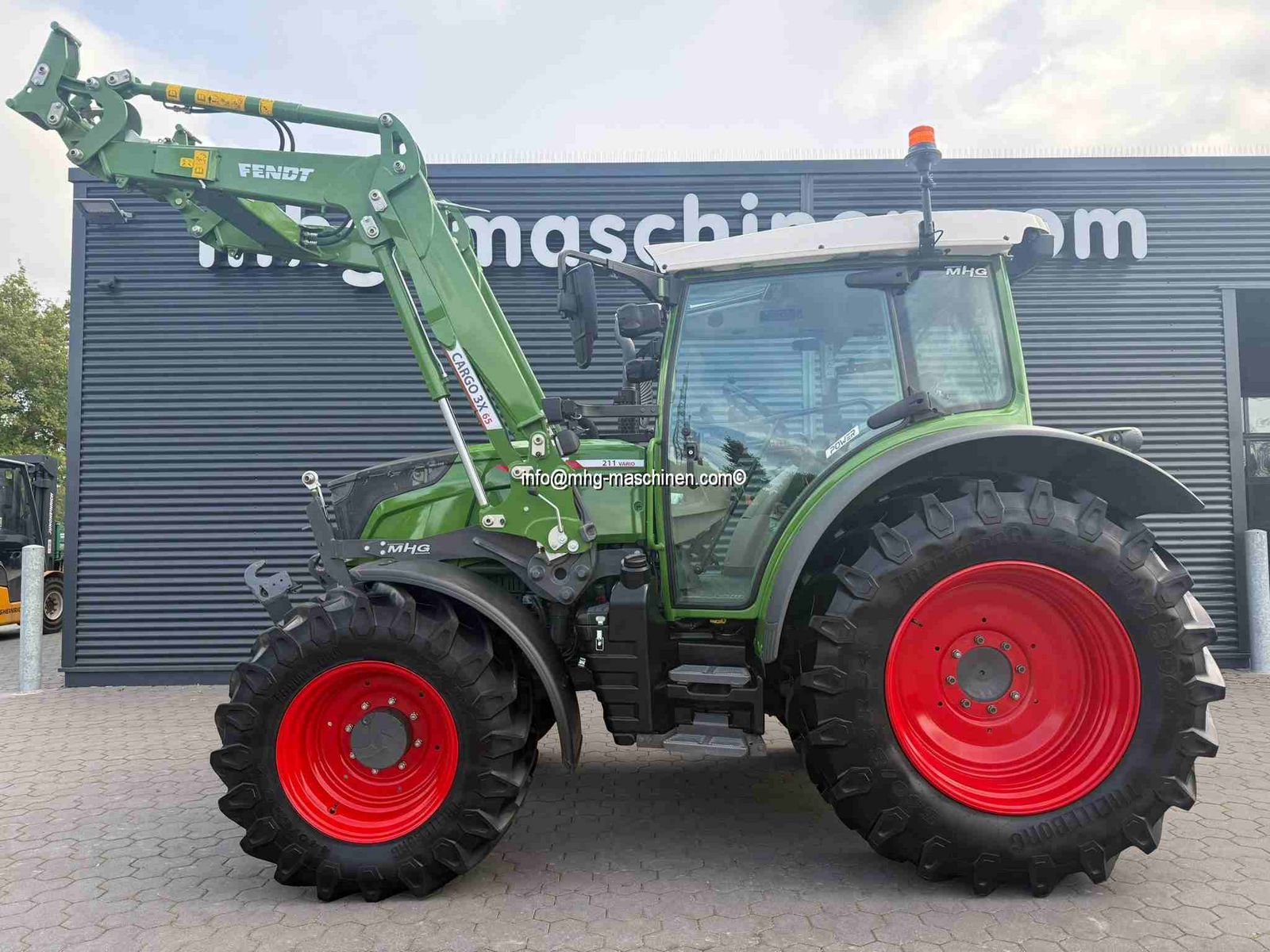 Fendt 211 Vario (Gen2) 2