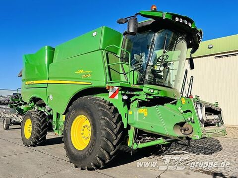 John Deere S690 2