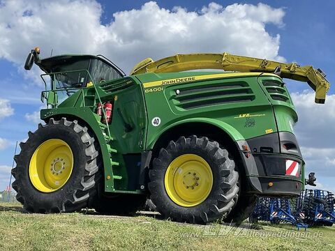 John Deere 8400 2