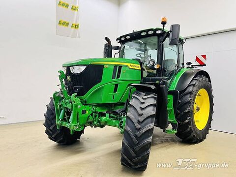 John Deere 6R 215