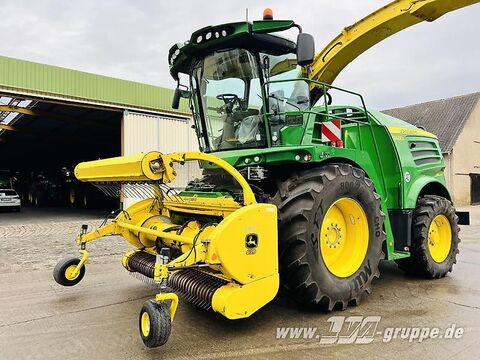 John Deere 8400 2