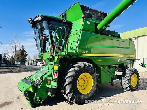 John Deere C670 2