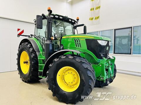 John Deere 6215R 2