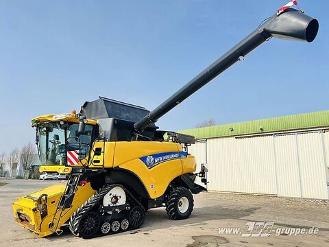 New Holland CR8080