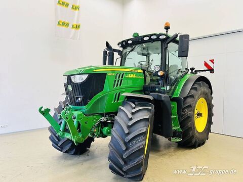 John Deere 6215R