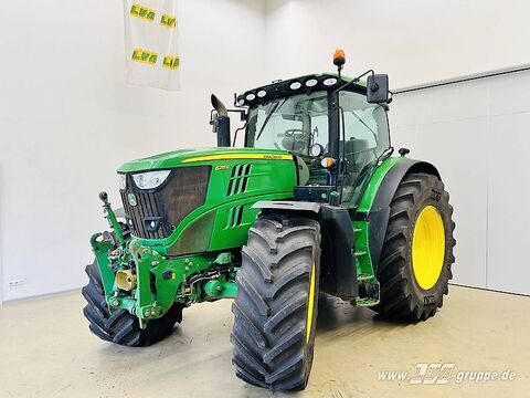 John Deere 6215R