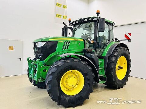 John Deere 6215R