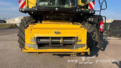 New Holland CR9.90 3