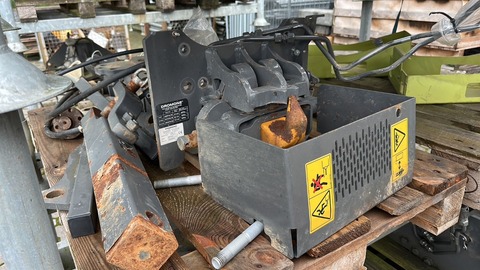 Massey Ferguson M 2 PUH   Hitch