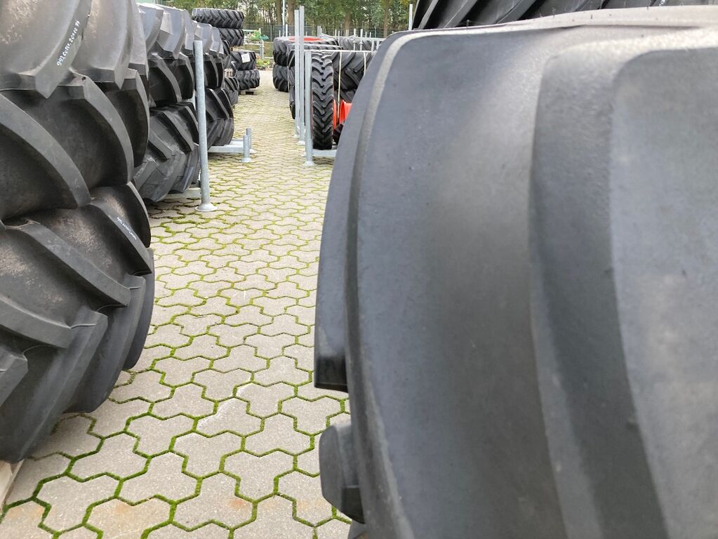 Mitas 680/85R32  2 Räder 2