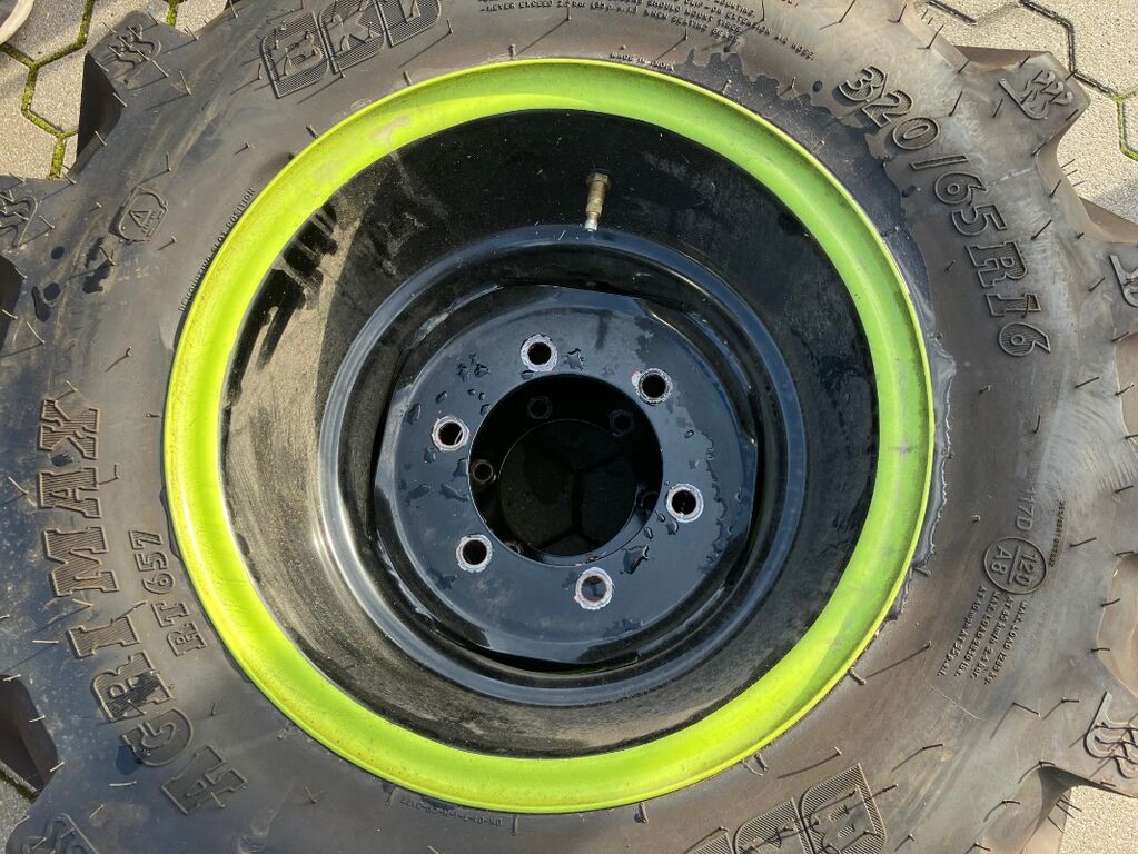 BKT 320/65R16 2