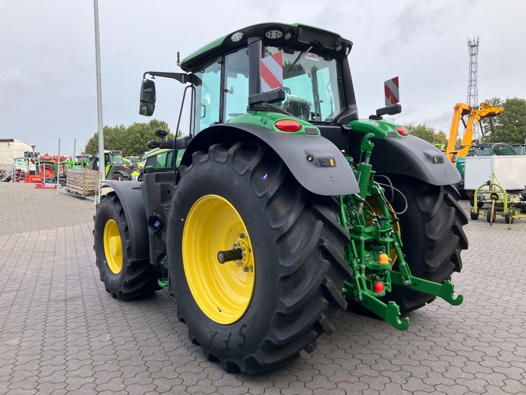 John Deere 6M220 3