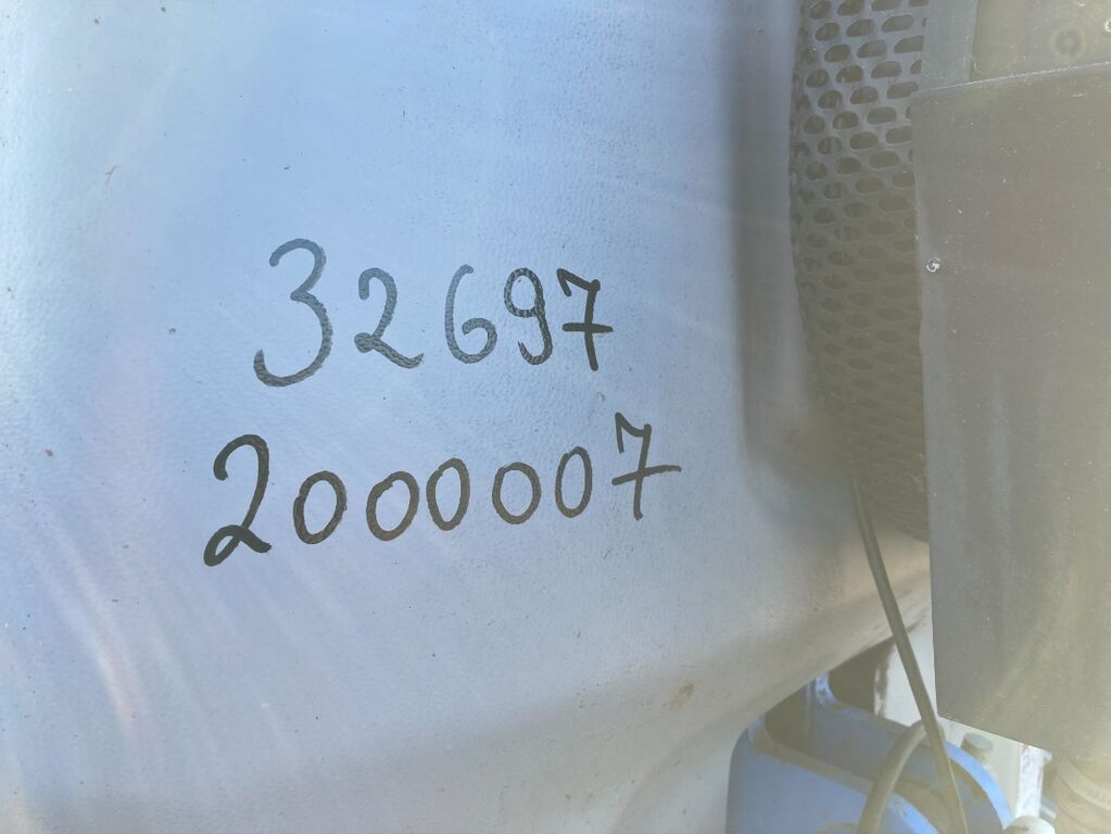 Lemken Azurit 9 mit Fronttank 2