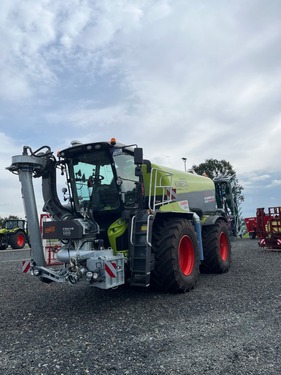CLAAS Xerion 4200 Saddle Trac 