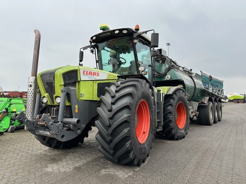 CLAAS Xerion 3800 Trac VC 30000 ltr. und Bomech 18 mtr