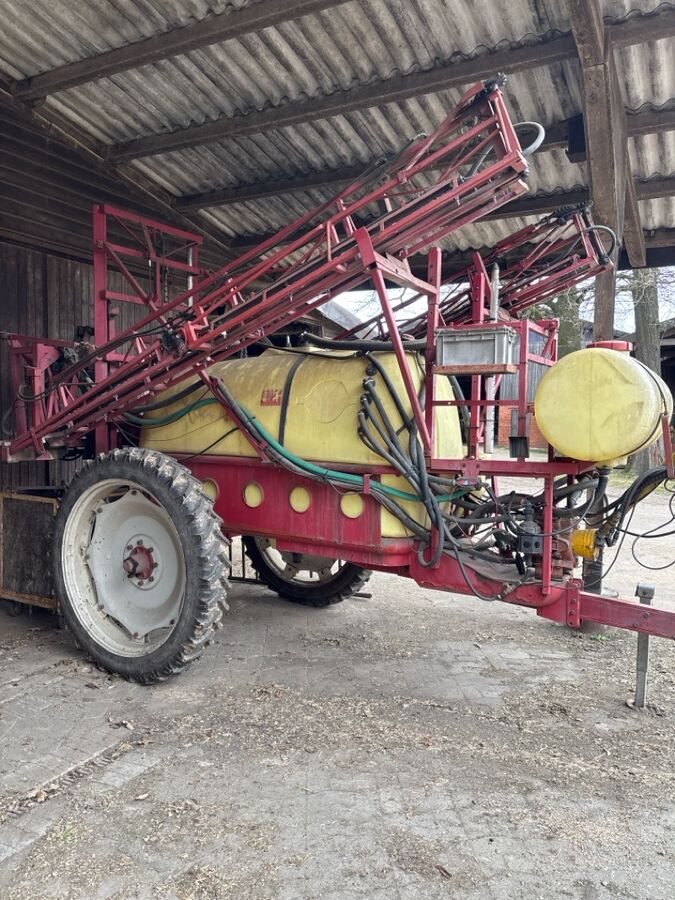 Hardi TZY 2400   Müller Spraydos 3