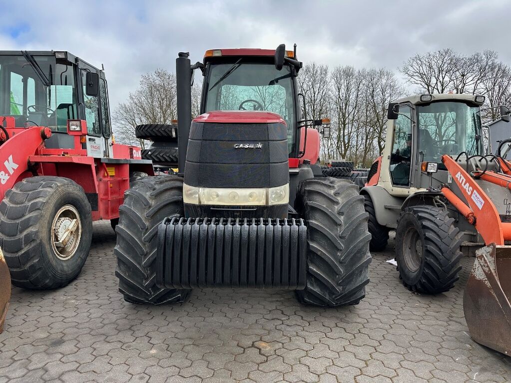 Case IH Magnum 335 **Black-Weeks** 2