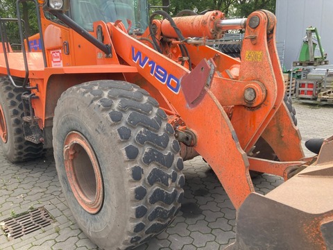 4551-9942012ebcd54deeeb1fa77741042237-5960706