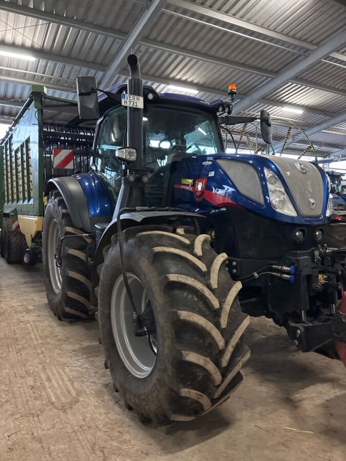 New Holland T 7.300 Auto Command 3