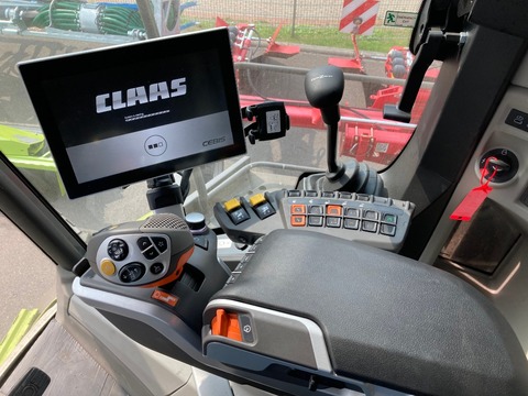 CLAAS Trion 520