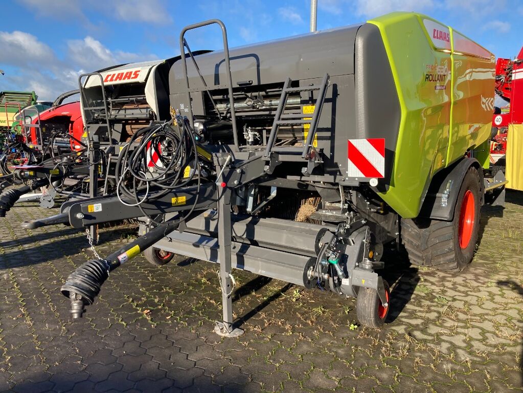 Claas Rollant 630 RC Uniwrap  3