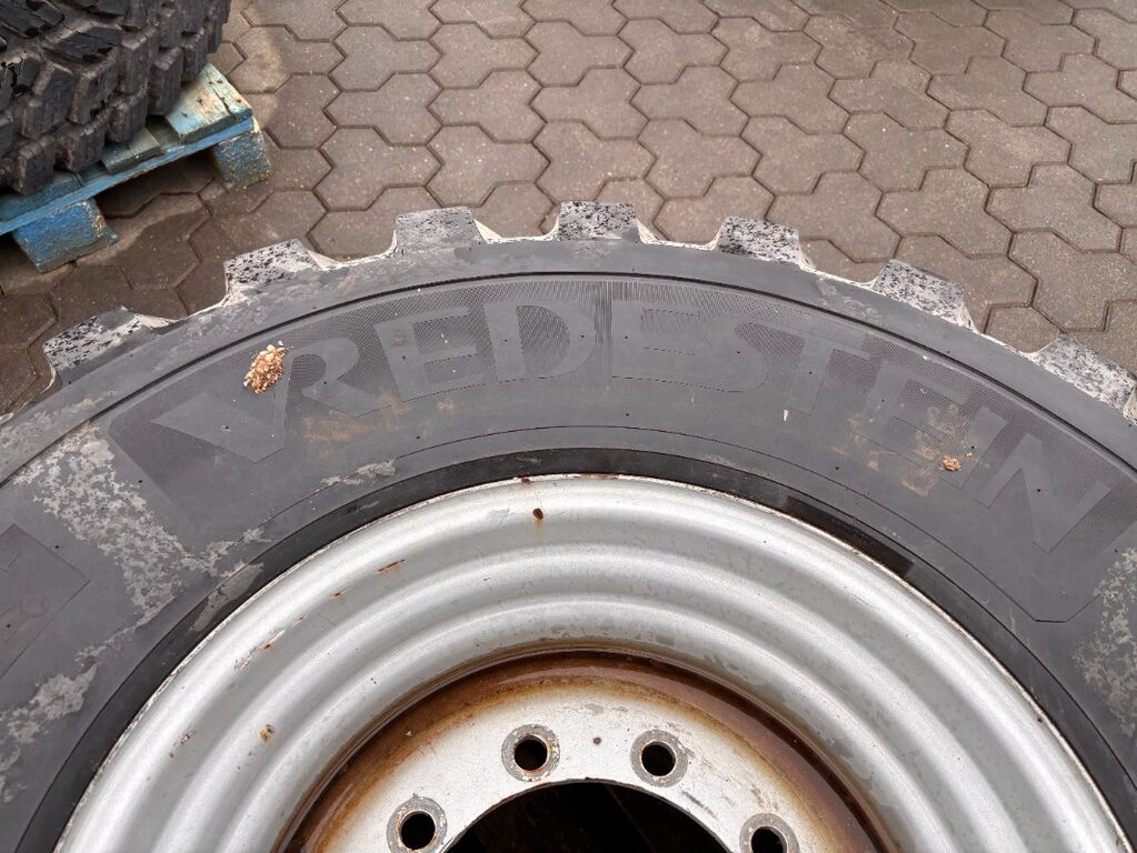 Vredestein 500/70 R24 2