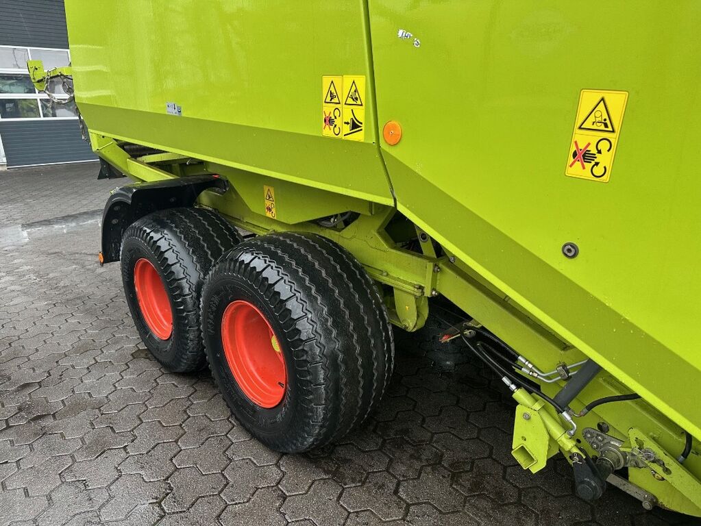 Claas Quadrant 2200 RC 3