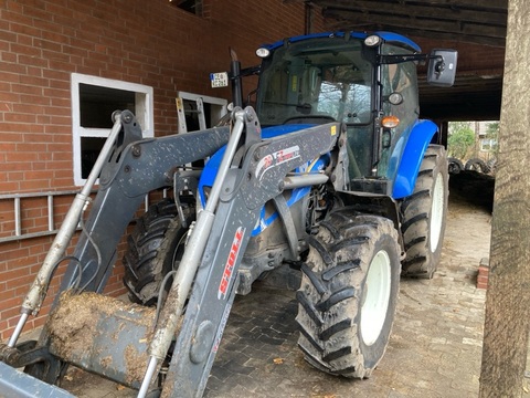 New Holland T 4.95  **Jahresendralley** 2