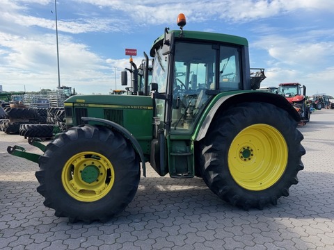 John Deere 6310