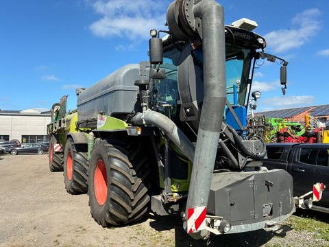 Claas Xerion 4000
