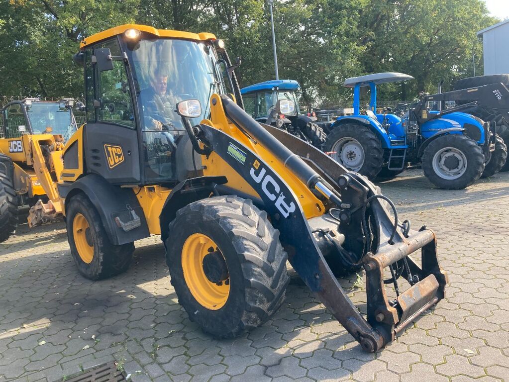 JCB 409 1