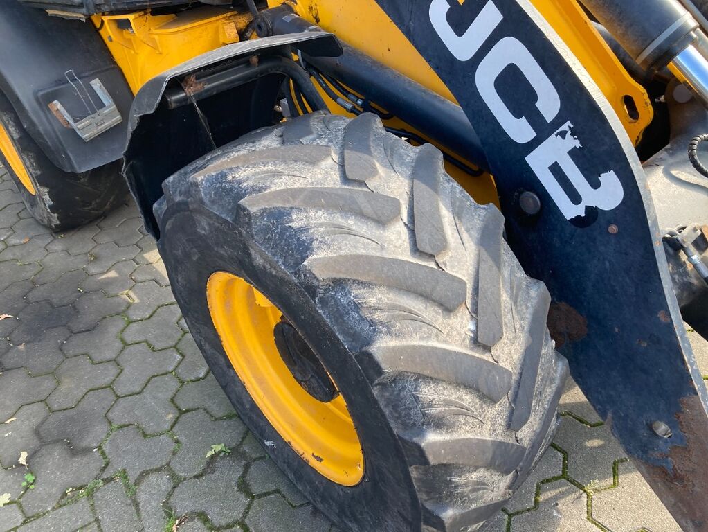 JCB 409 3