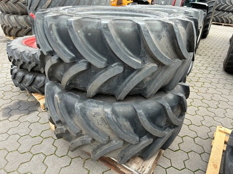 540/65R30 Vredestein Traxion