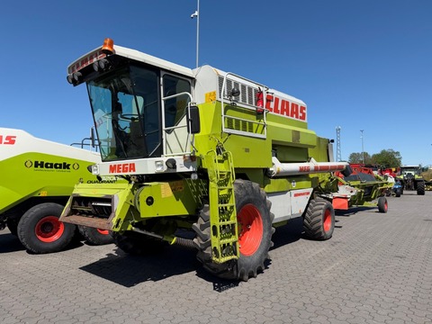 CLAAS Dominator 218 Mega