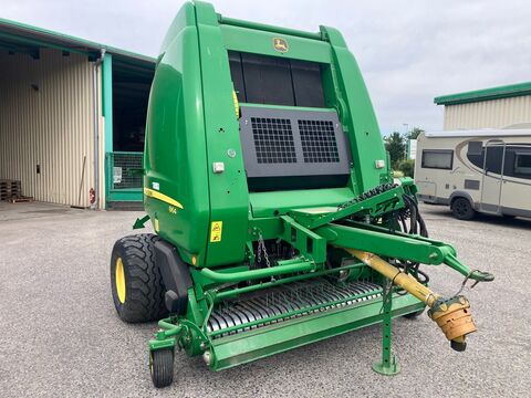 John Deere 864