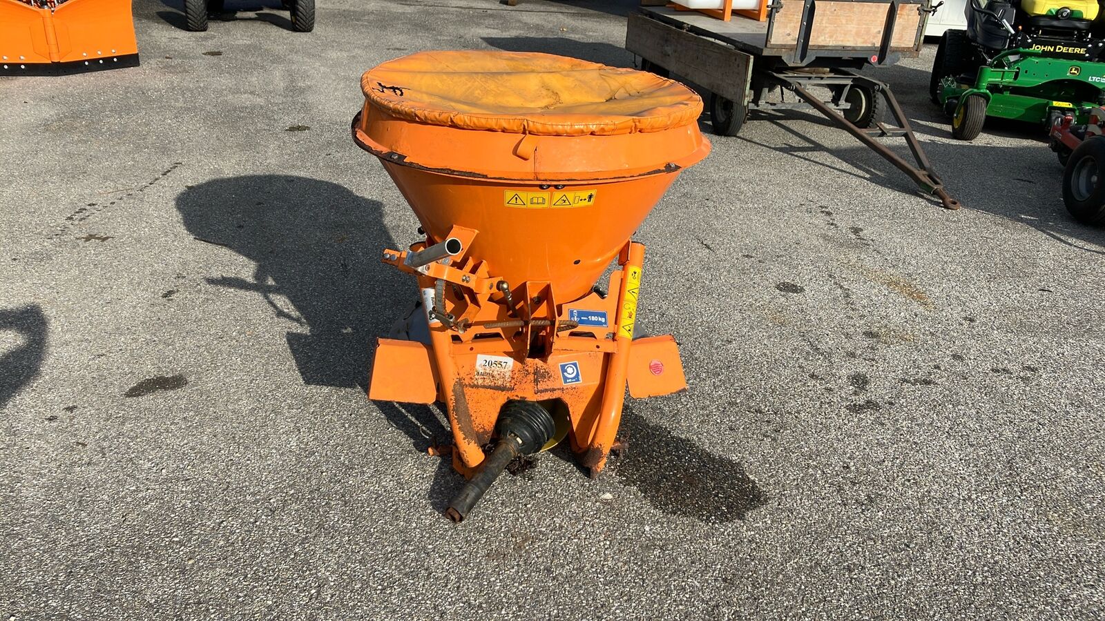 Rauch Winterdienststreuer SA 121  3