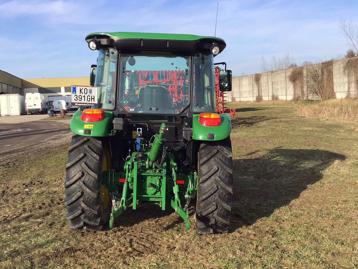 John Deere 5075 E 3