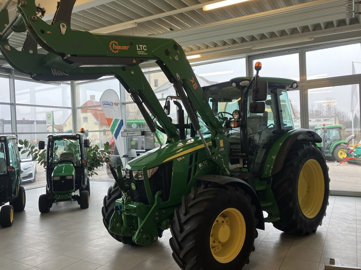 John Deere 5115R 1