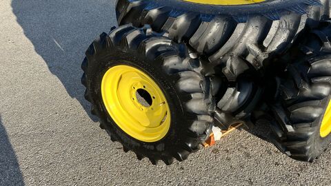 Titan HI- TRACTION LUG