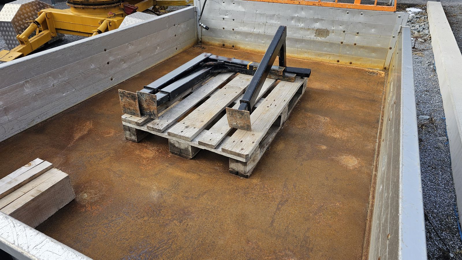 Lindner Aufbaukipper 3