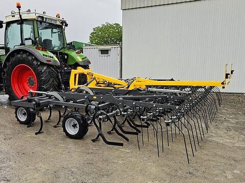 Leichtgrubber NOVA Bio 5,85 m "NEUHEIT" Feingrub 2