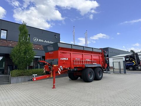 Unia Tandemstalldungstreuer Tytan 24 TD, Überjährige