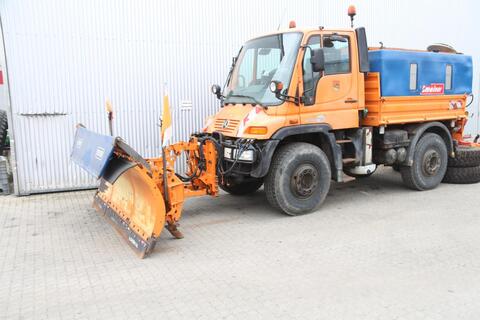 Mercedes-Benz Unimog U 400