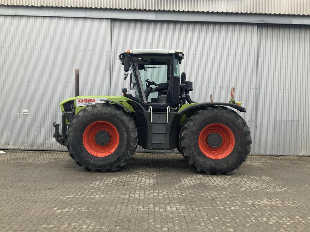 Claas Xerion 3300 1