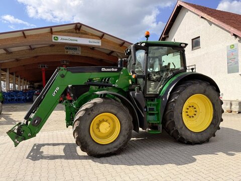 John Deere 6215 R mit Frontlader
