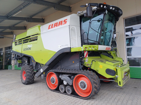 <strong>CLAAS Lexion 760 TT </strong><br />