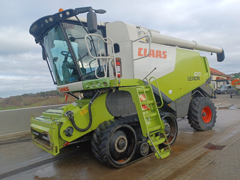 <strong>CLAAS Lexion 670 TT </strong><br />