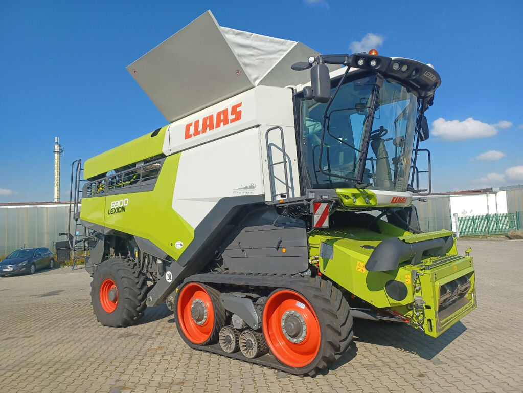 Claas Lexion 6900 TT Terra Trac + V 930 1